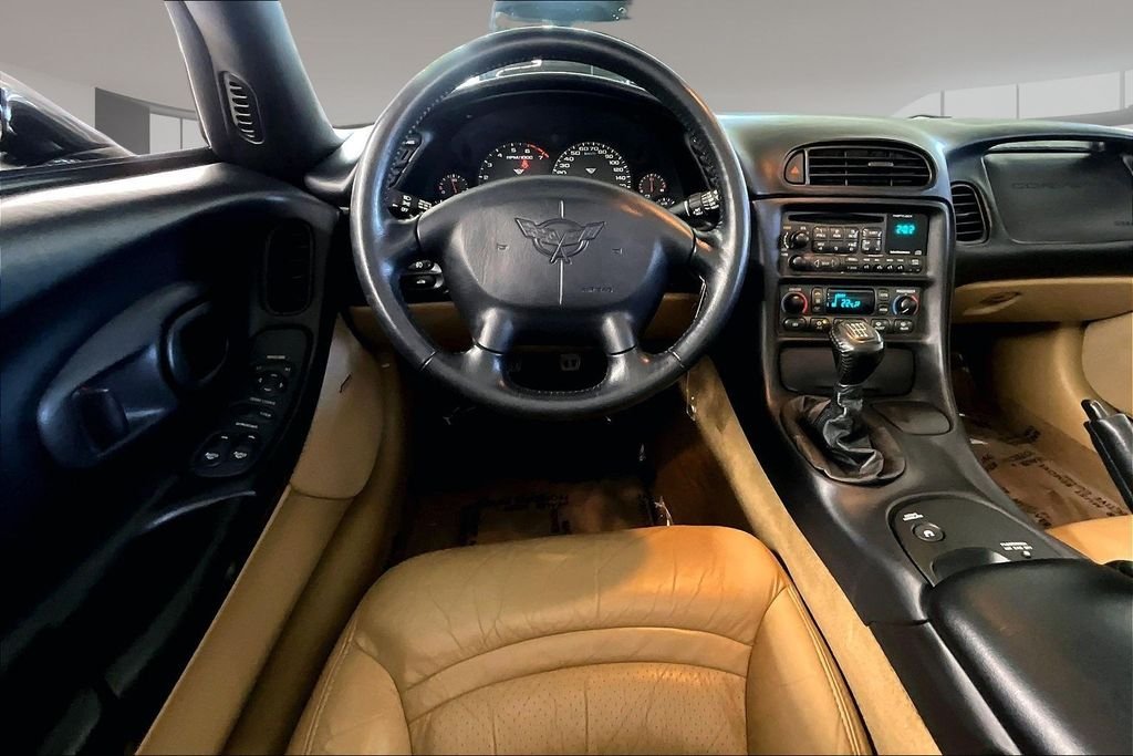 Used 2000 Dark Bowling Green Metallic Chevrolet Base image 8