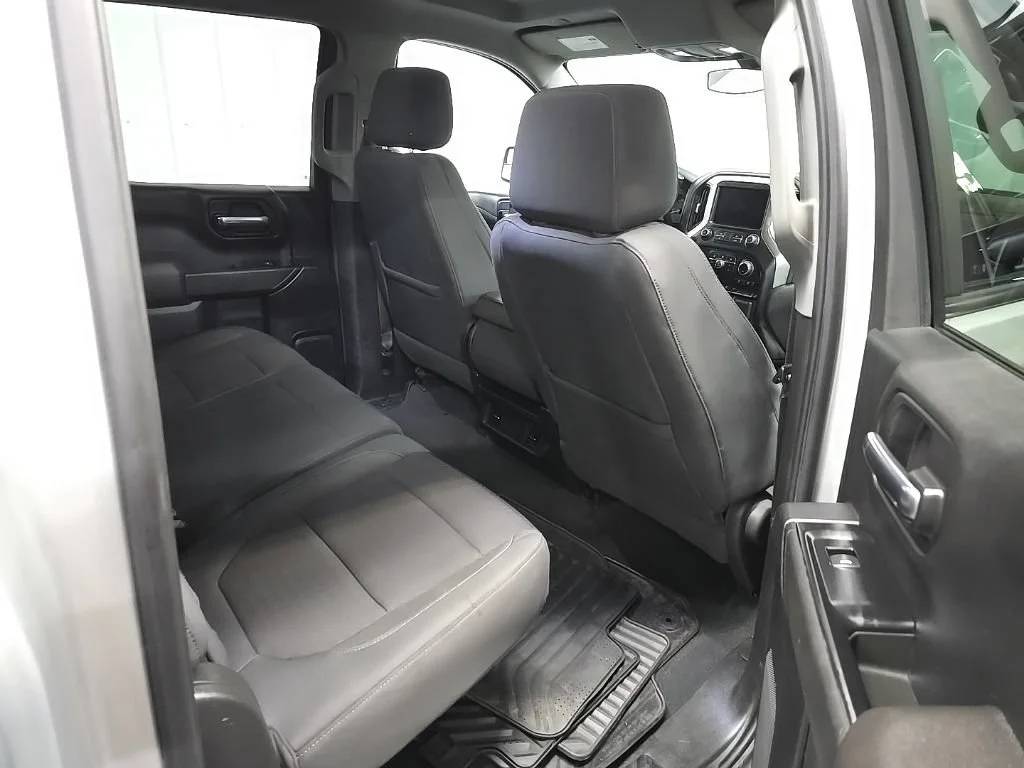 Used 2019 Silver Ice Metallic Chevrolet LT image 17