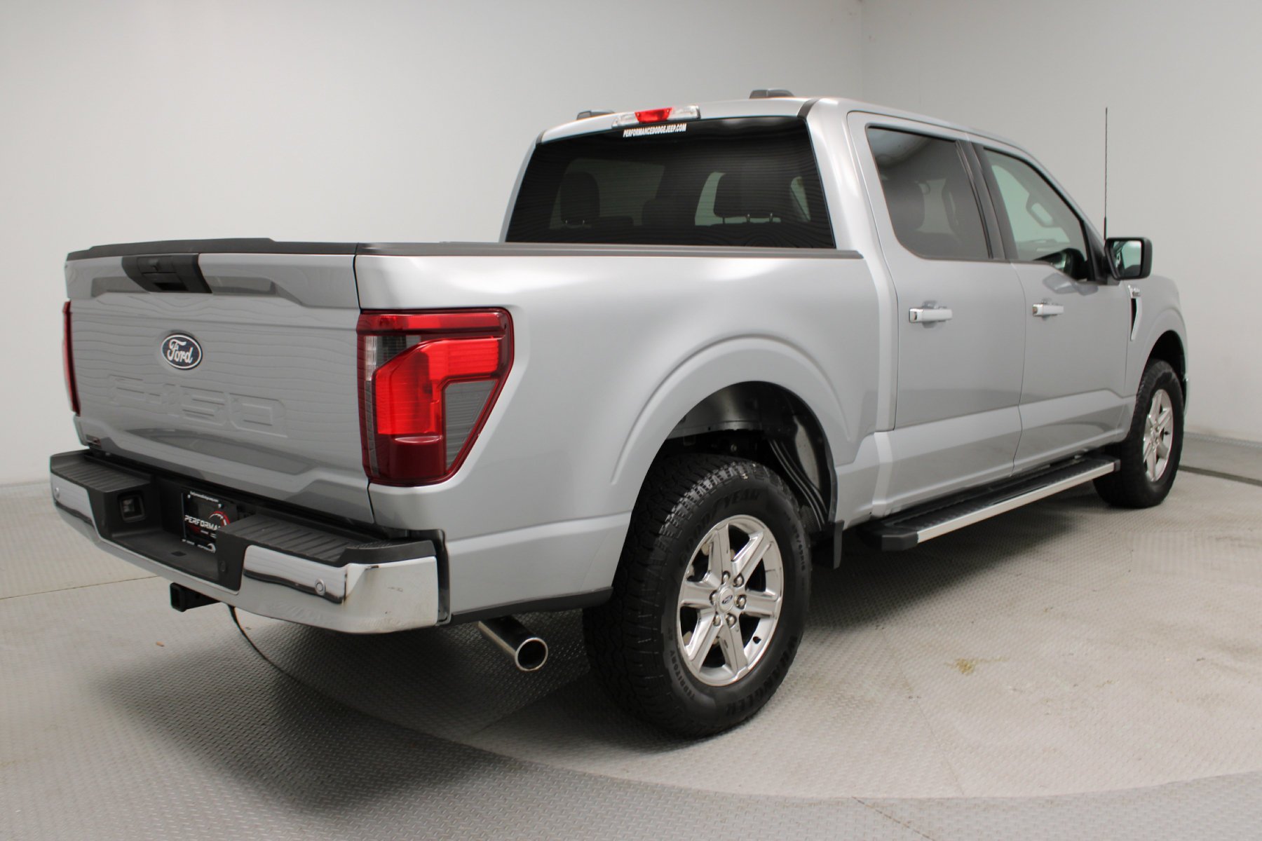 Used 2025 ICONIC SILVER METALLIC Ford XLT 4WD SuperCrew 5.5