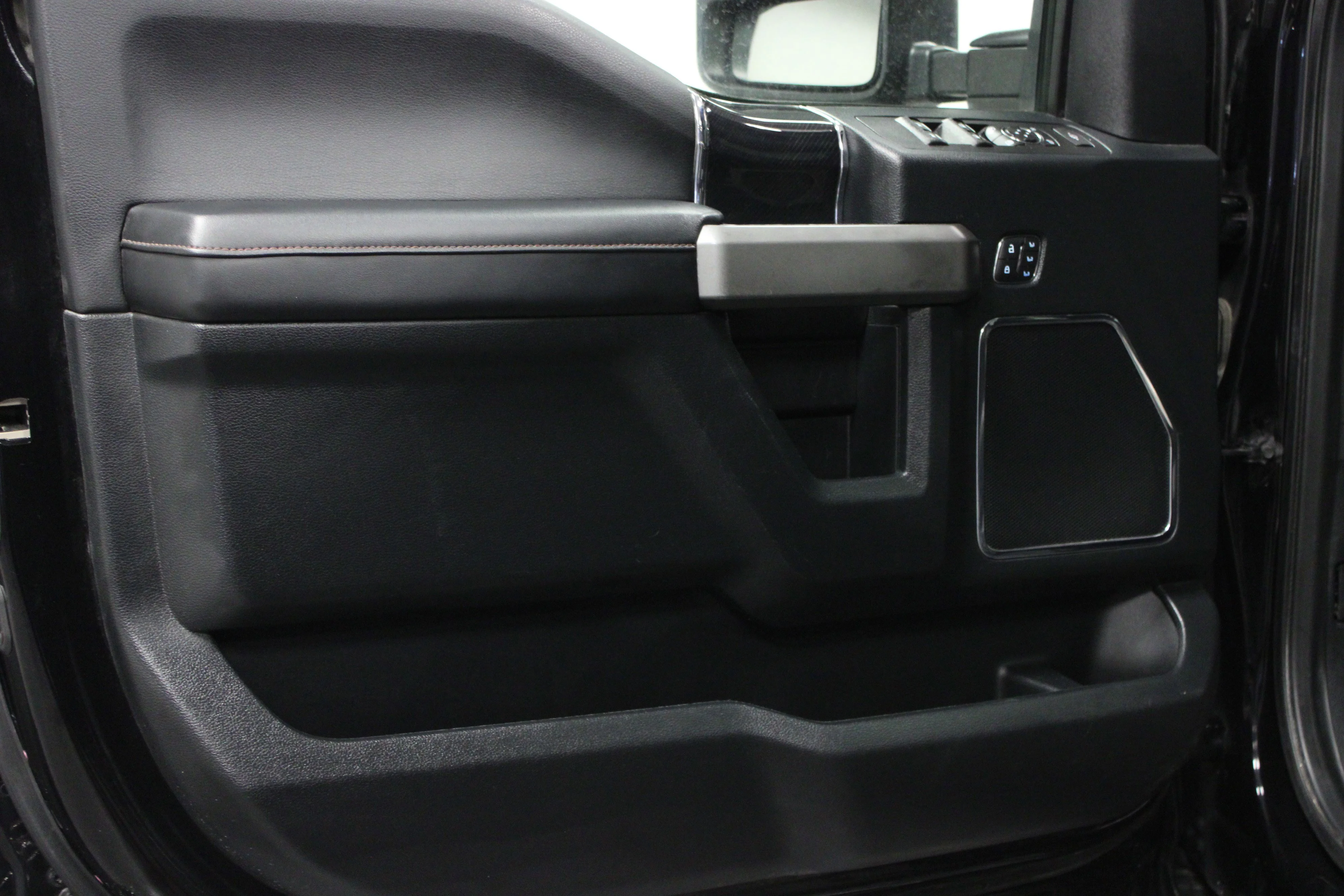 Used 2021 Agate Black Metallic Ford Platinum image 11