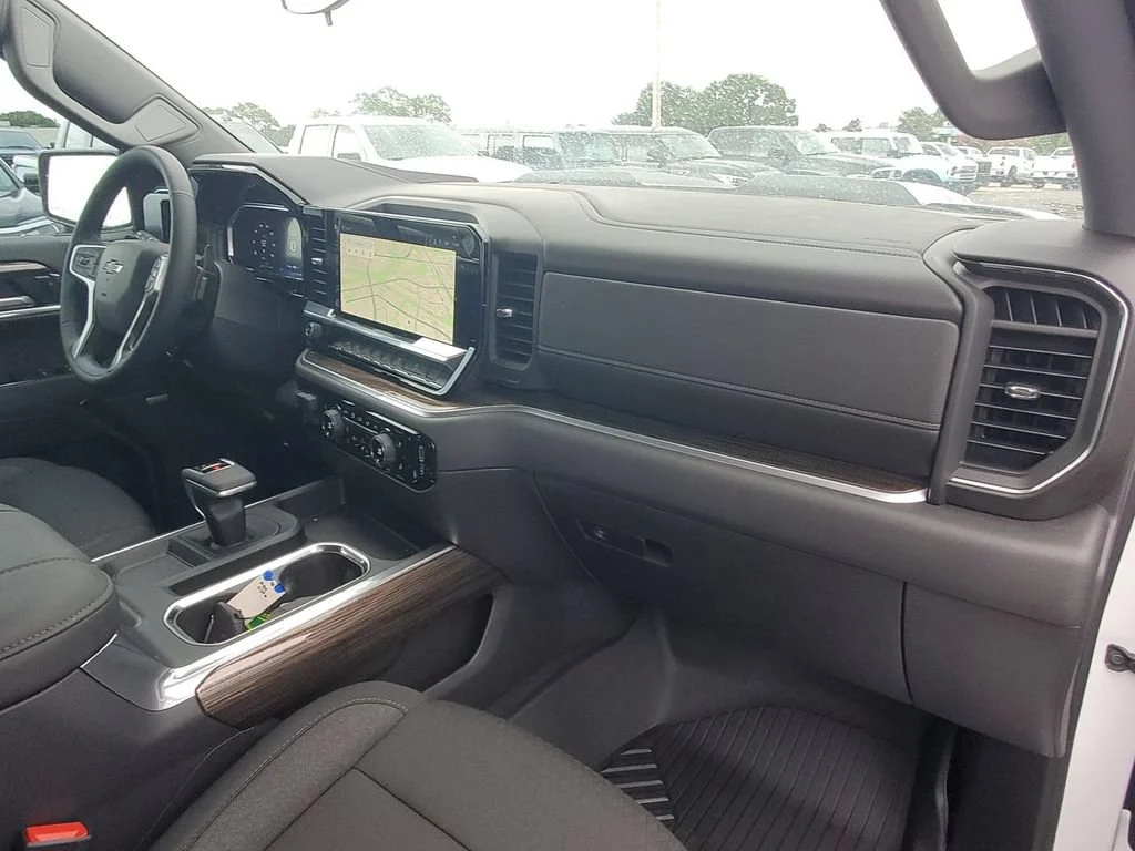 New 2026 Summit White Chevrolet LT Trail Boss image 35