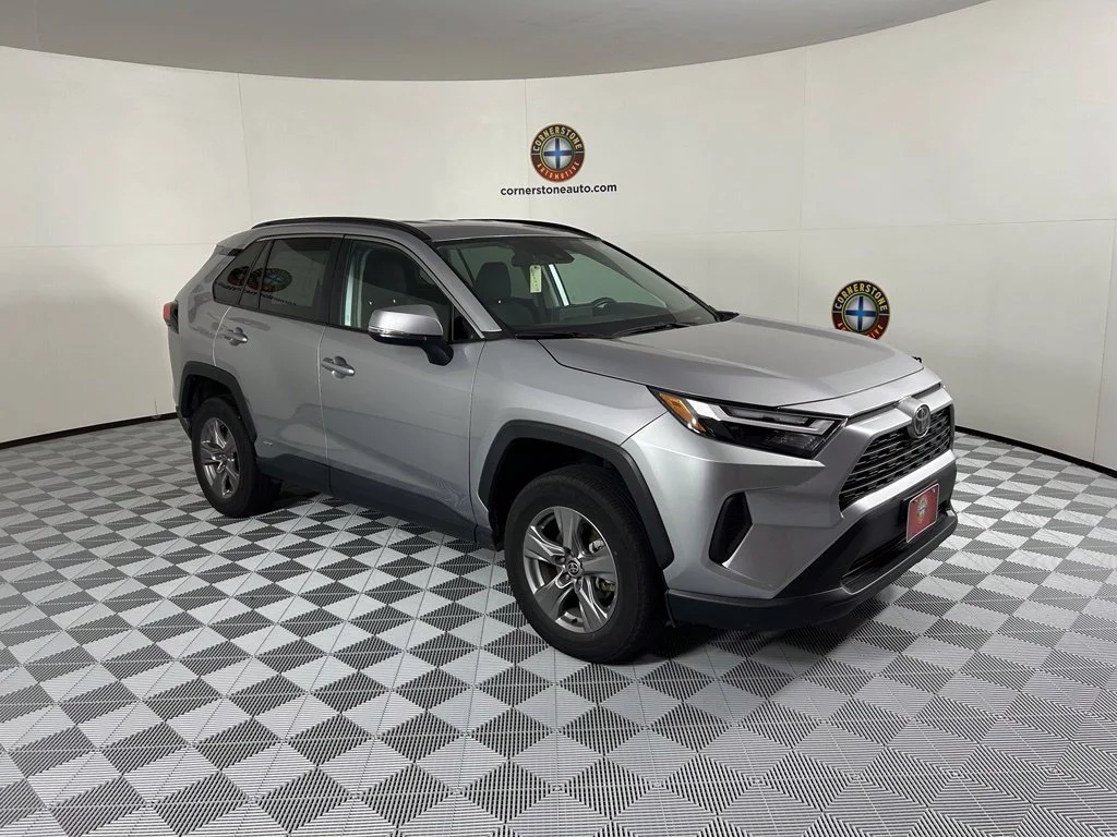 Used 2025 Silver Toyota XLE image 15