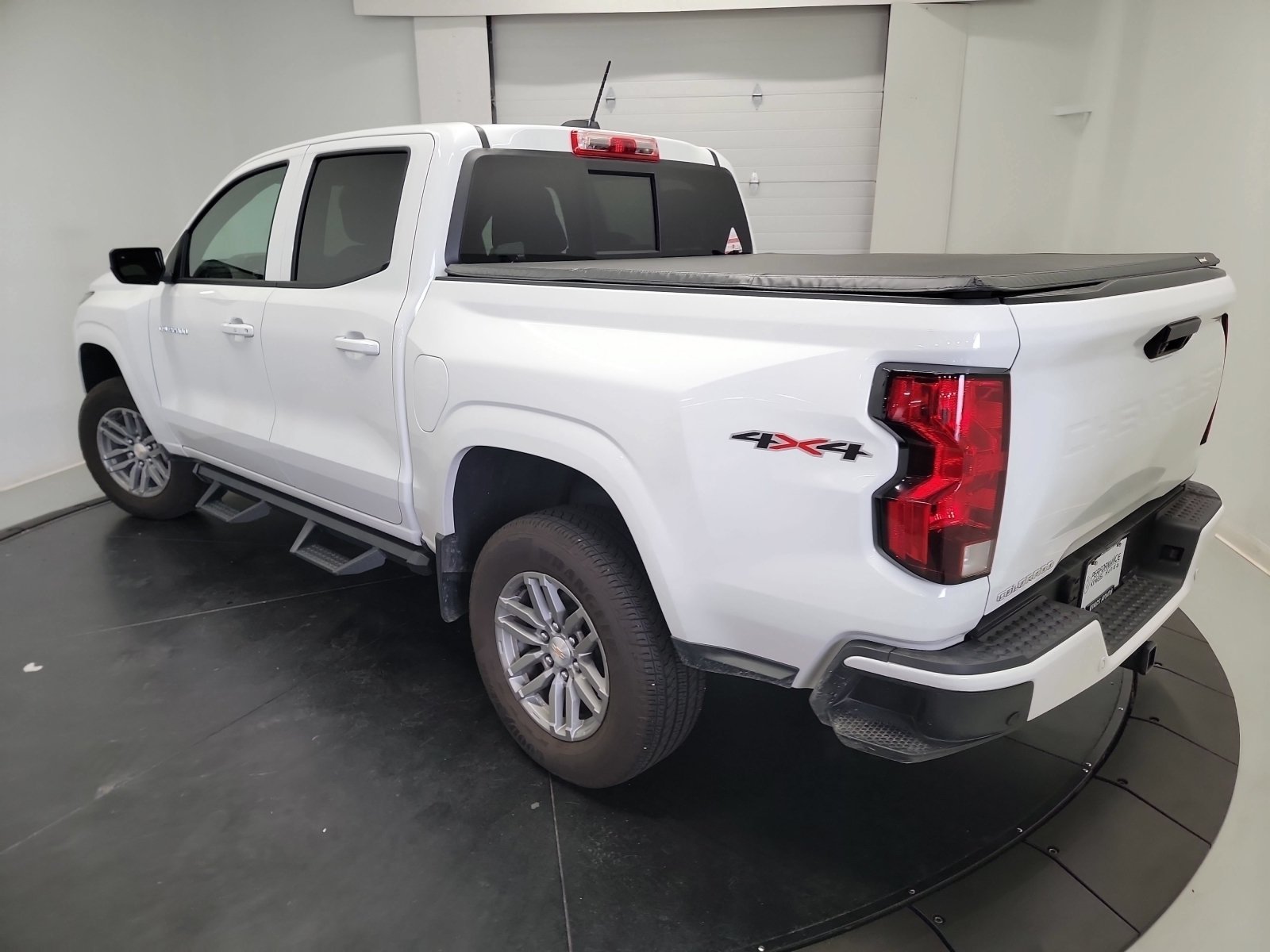 Used 2026 Summit White Chevrolet 4WD LT image 5