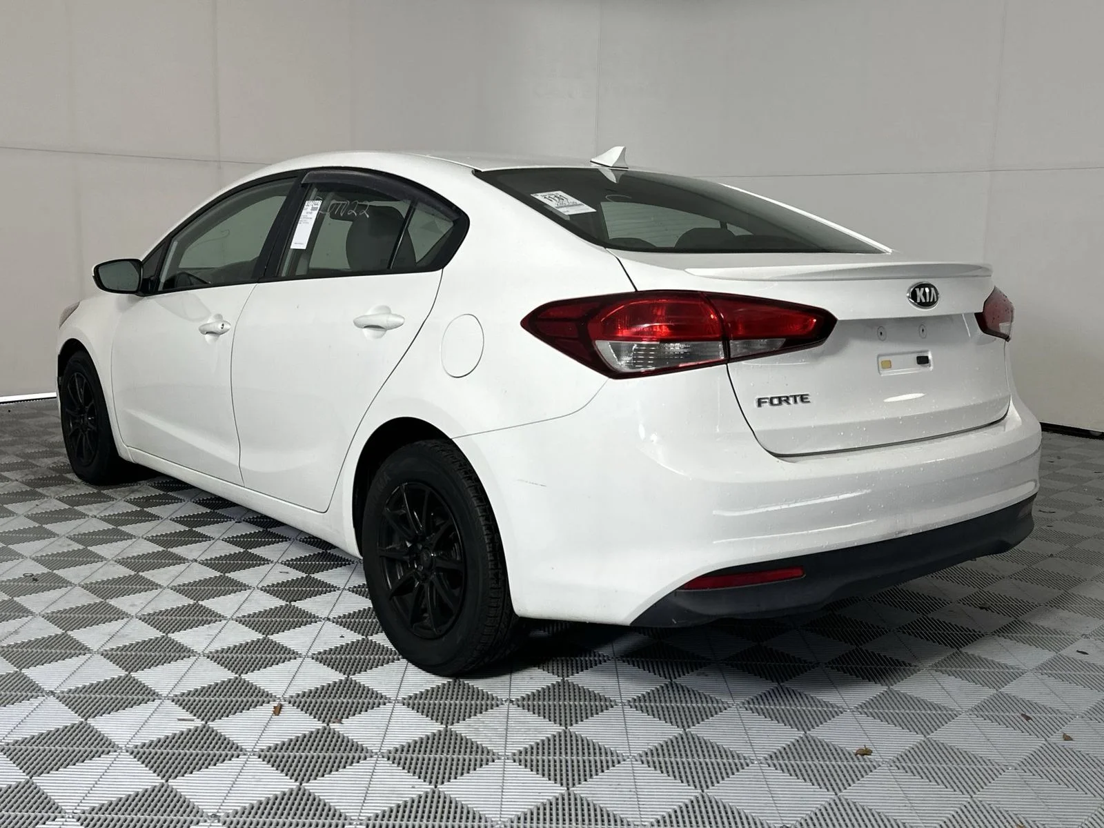 Used 2017 White Kia LX image 6