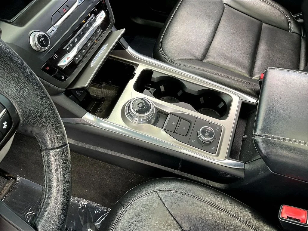 Certified Used 2020 Black Ford XLT image 18