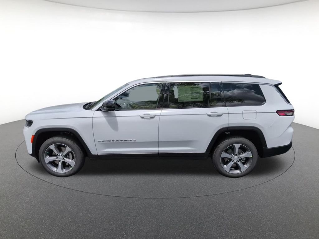 New 2026 Bright White Clear-Coat Exterior Paint Jeep Limited image 10