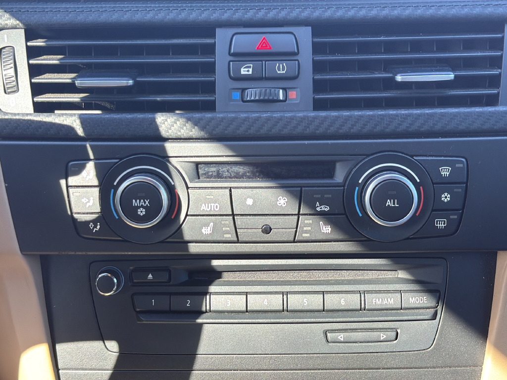 Used 2011  BMW Base image 18
