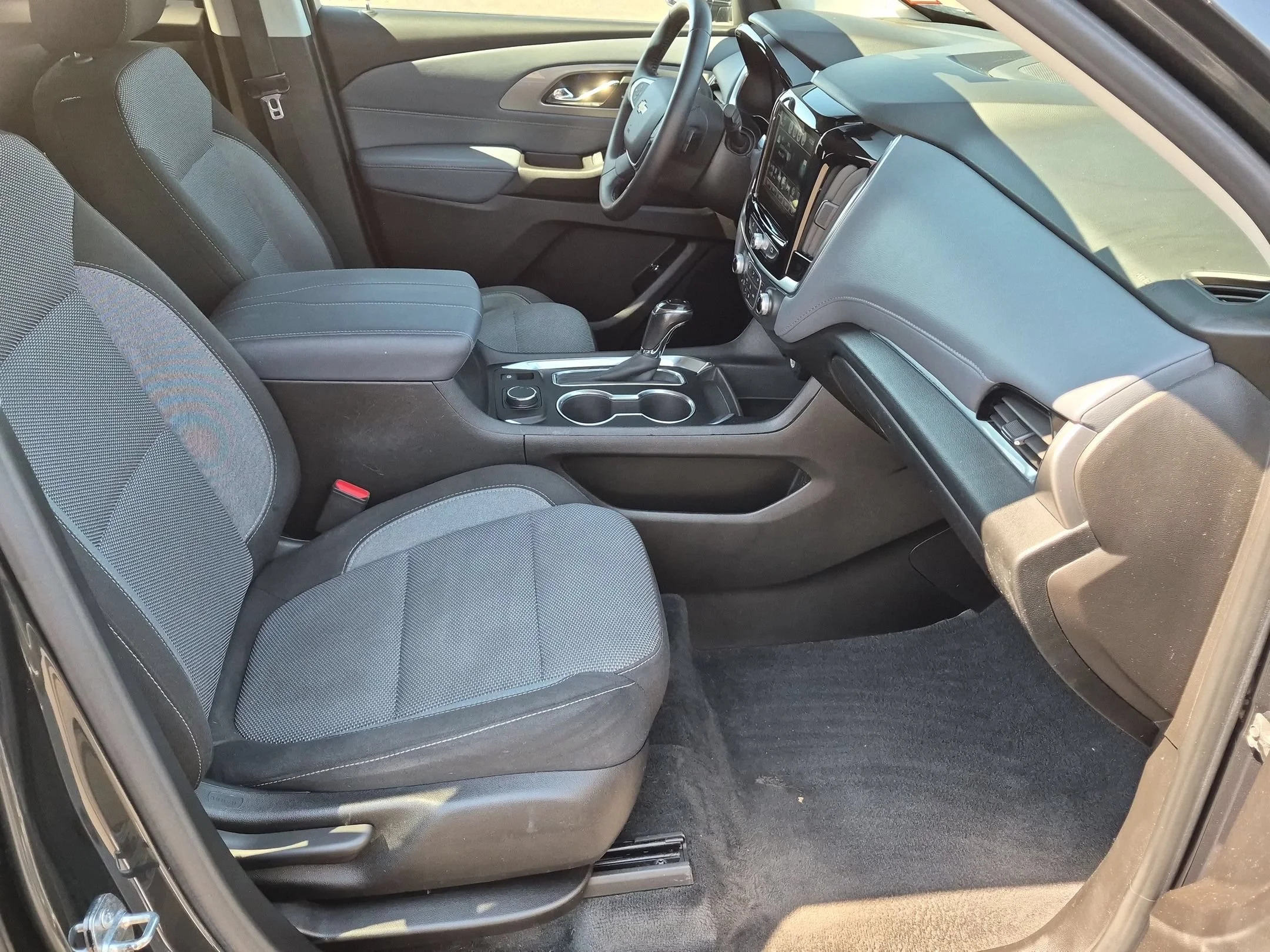 Used 2019 Graphite Metallic Chevrolet LT Cloth image 26