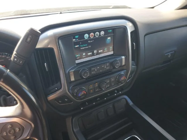 Used 2018 SILVER ICE METALLIC Chevrolet LT image 20