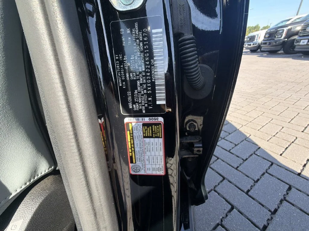 Used 2022 Black Kia EX image 32