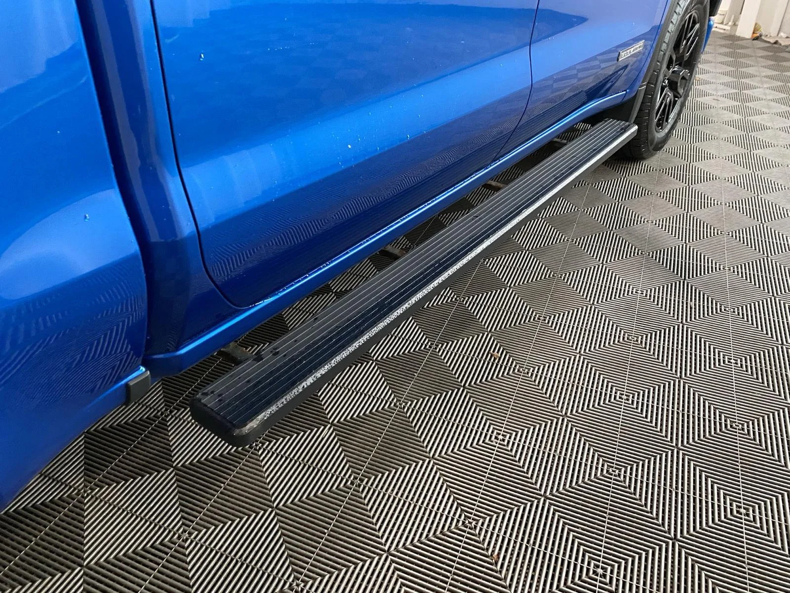 Used 2024 Dynamic Blue Metallic GMC Elevation image 14