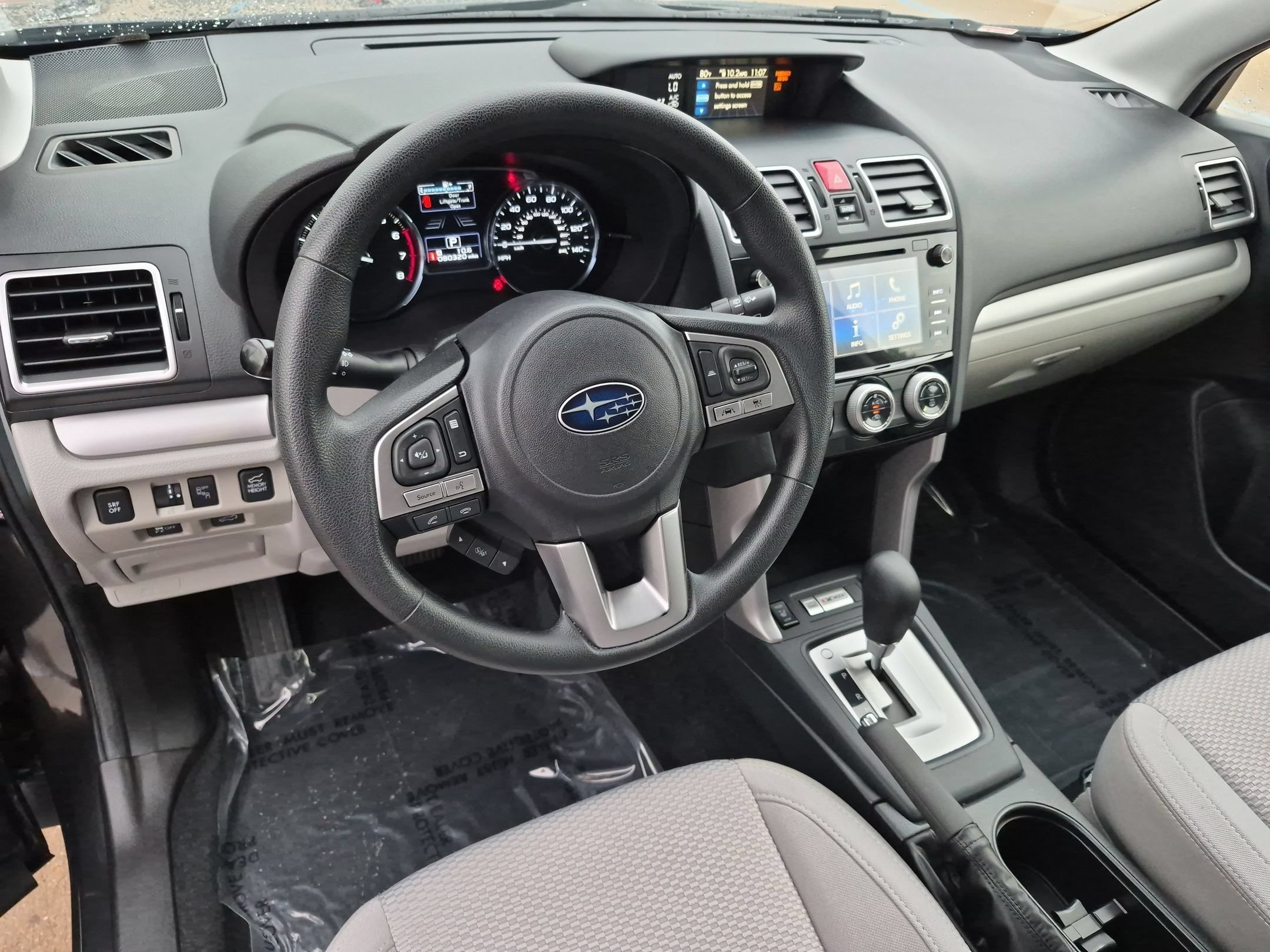 Used 2018 Dark Gray Metallic Subaru 2.5i Premium AWD image 10