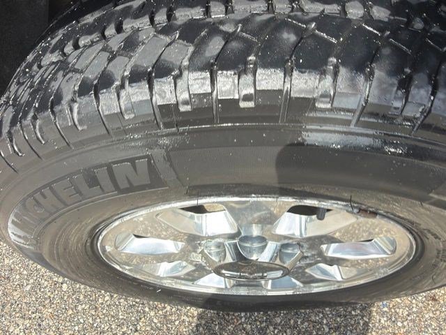 Used 2011 Summit White GMC SLT image 9