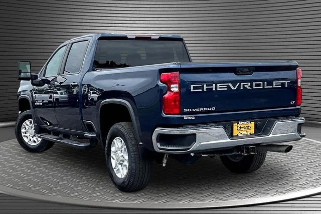 Used 2022 Blue Chevrolet LT image 4