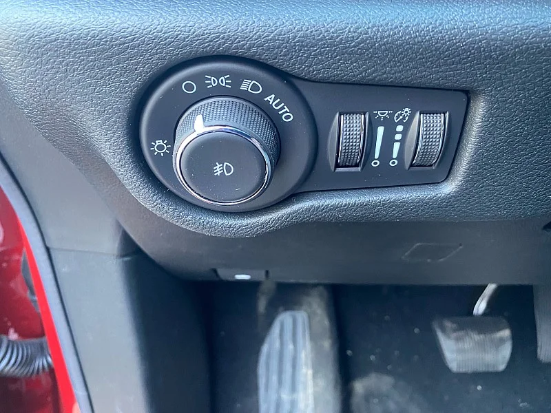 2026 Chrysler Pacifica Select - Photo 13
