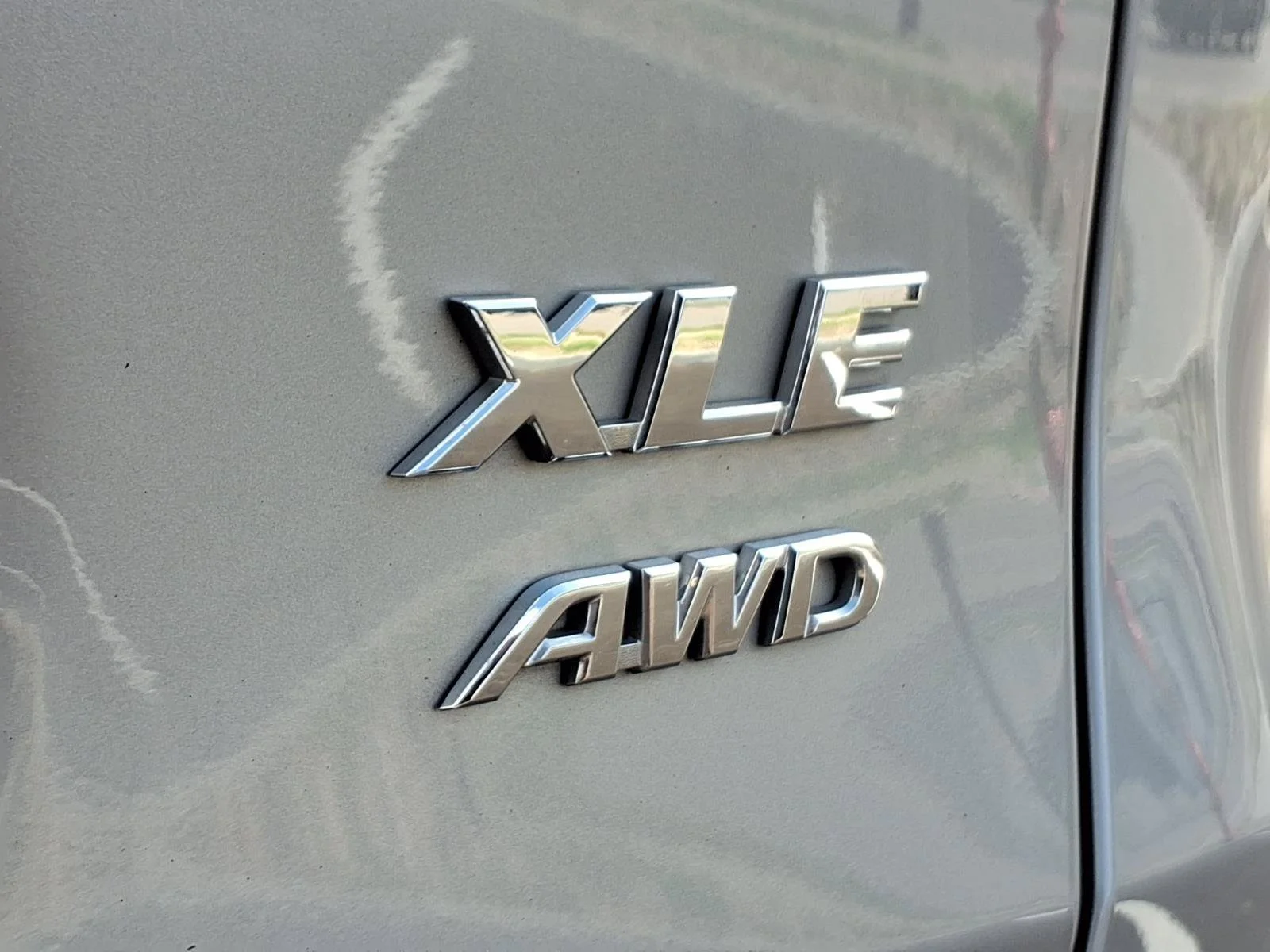 Used 2024 Silver Sky Metallic Toyota XLE image 25