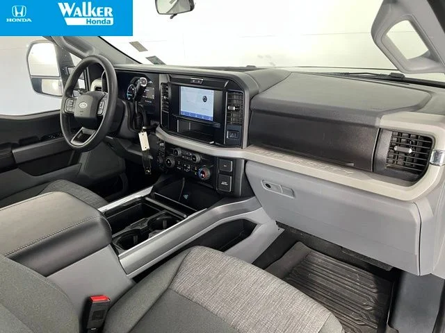 Used 2025 White Ford XLT image 41