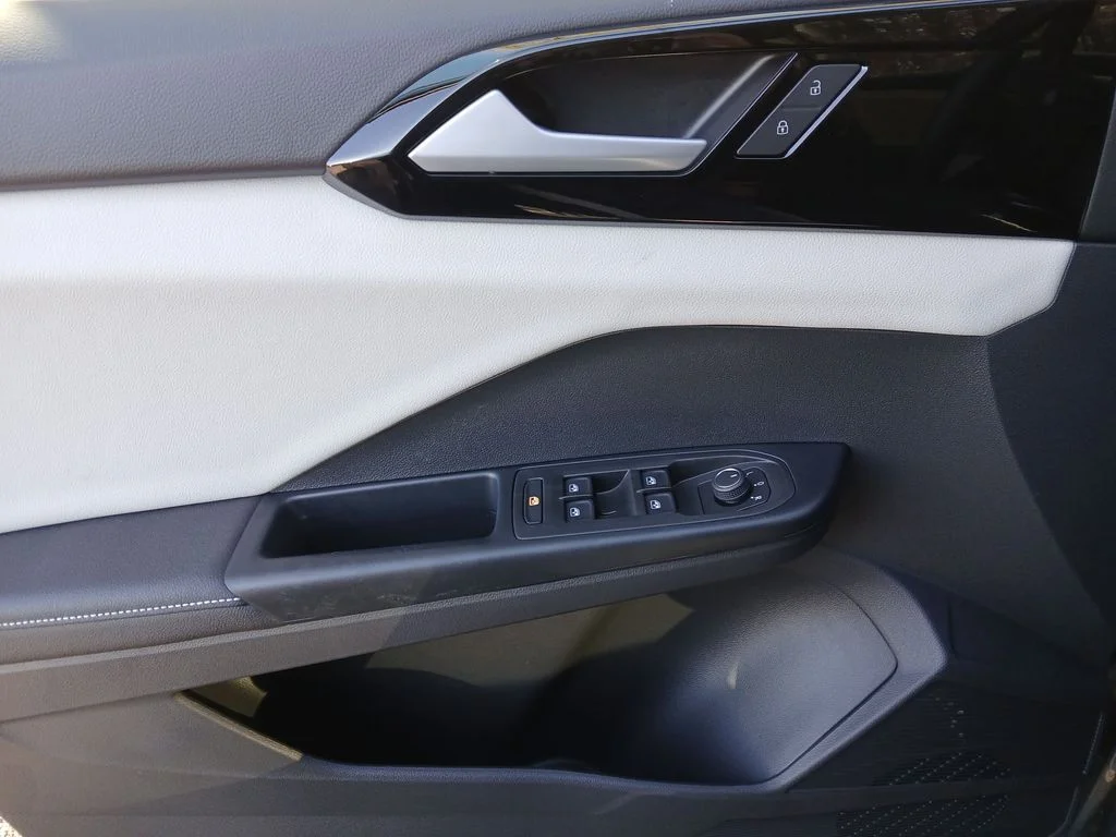 New 2026 Silver Volkswagen 1.5T S image 11