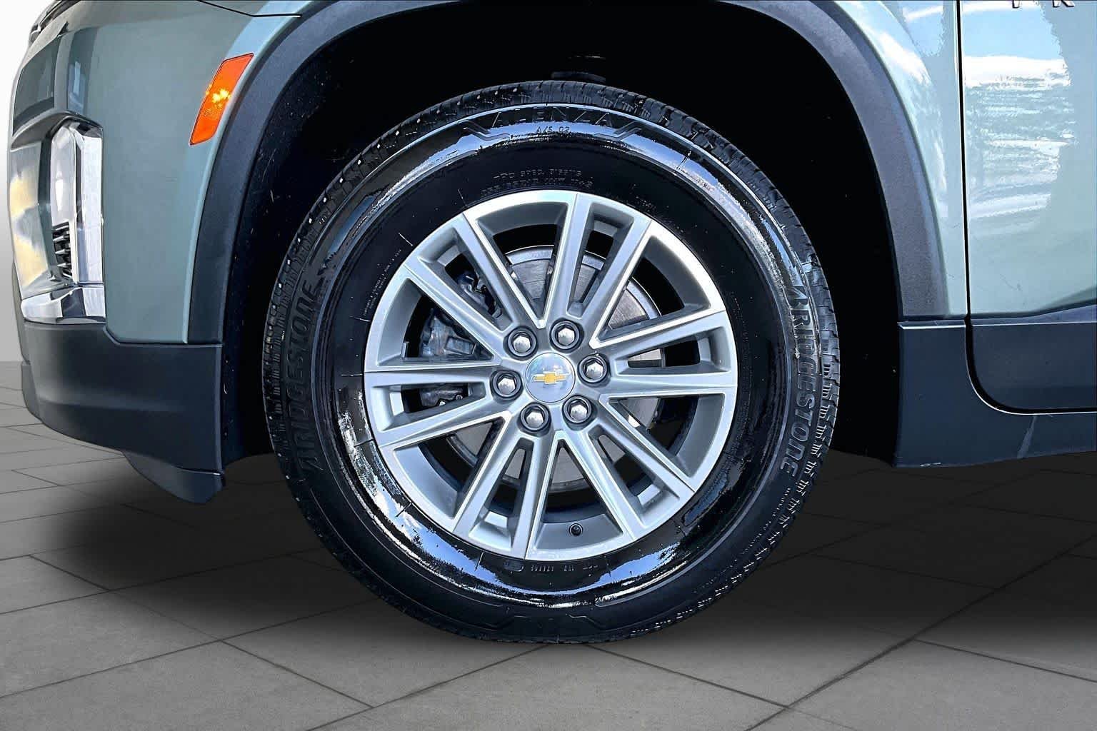 Used 2022 Silver Sage Metallic Chevrolet LT Cloth image 11