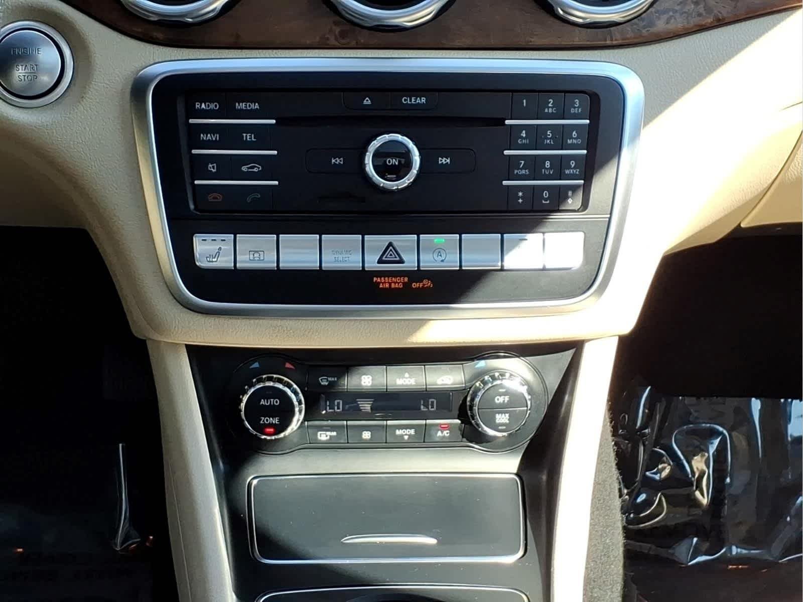 Used 2019 Polar White Mercedes-Benz GLA 250 image 26