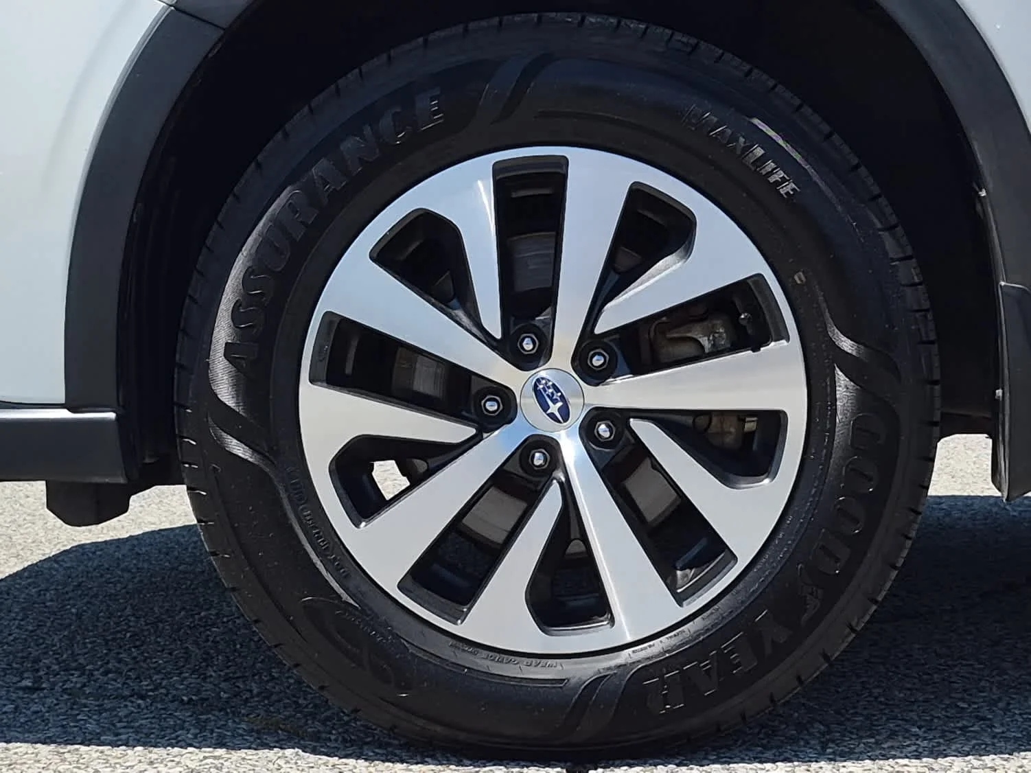 Used 2020 Crystal White Pearl Subaru Premium image 15
