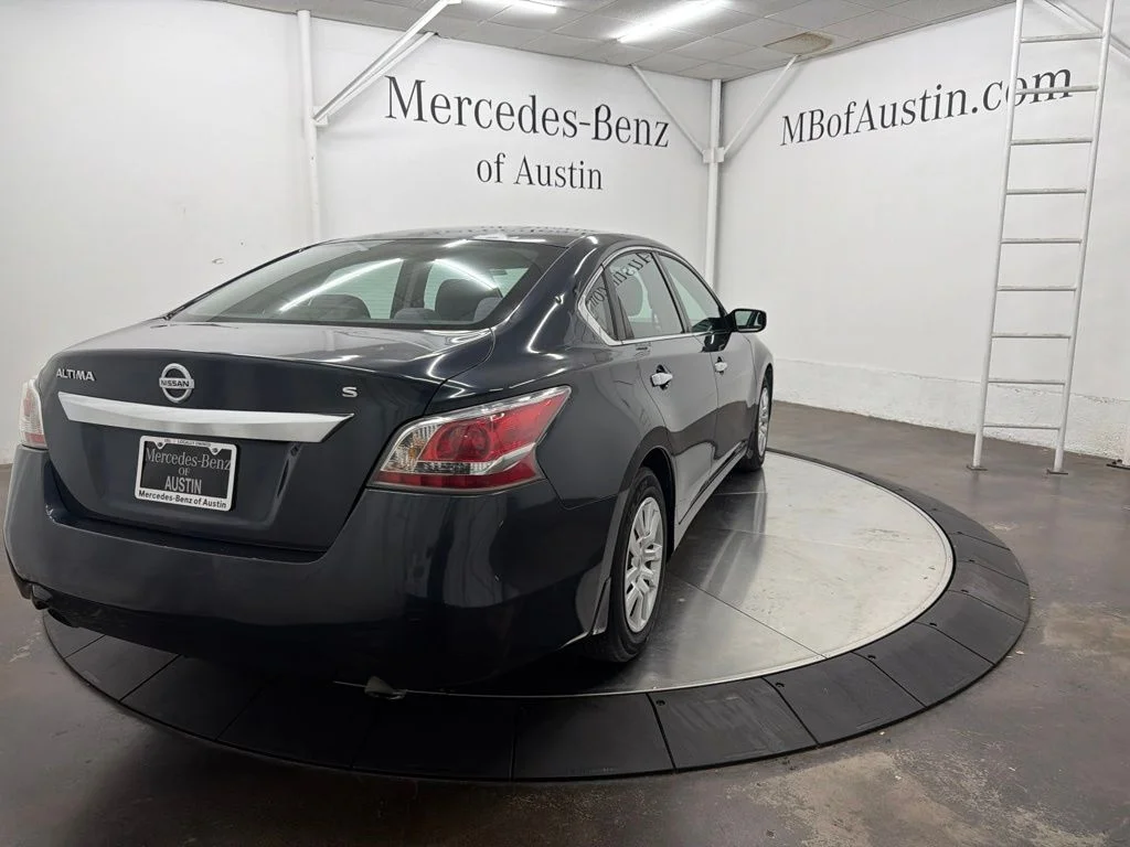 Used 2015 Blue Nissan 2.5 S image 7
