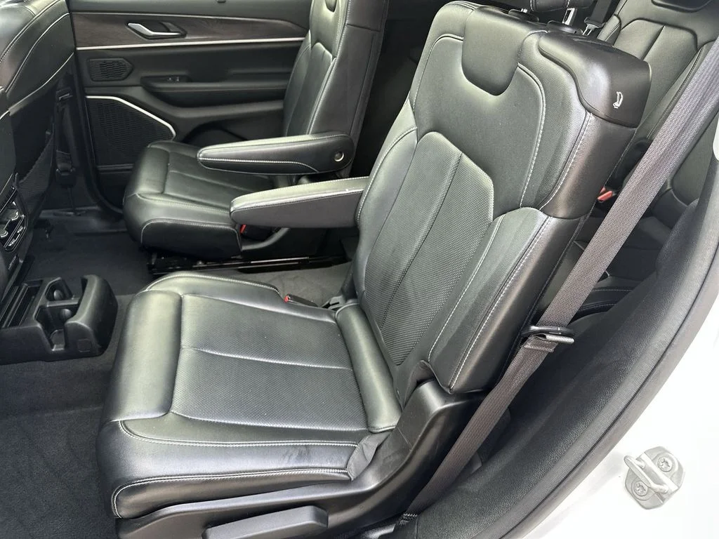 Used 2022 Bright White Clearcoat Jeep Limited image 25