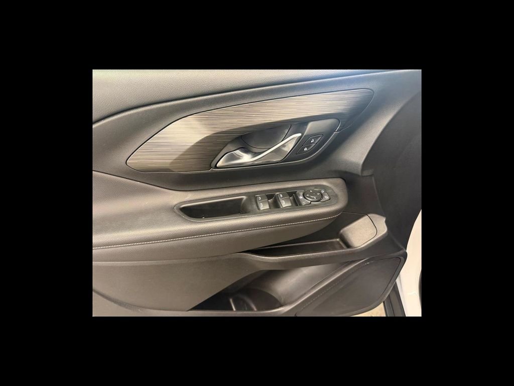 Used 2022 White GMC SLE image 12