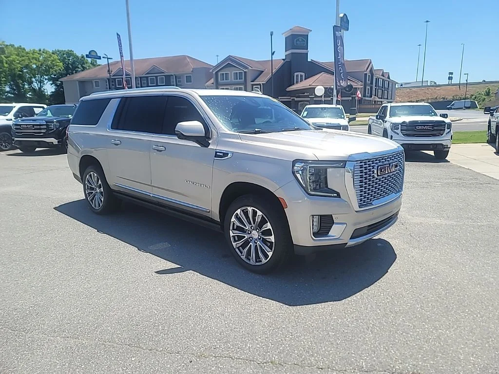 2021 GMC Yukon Denali 2WD's photo