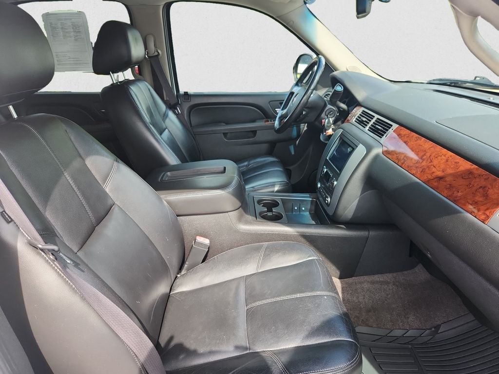 Used 2011 White GMC SLT image 15