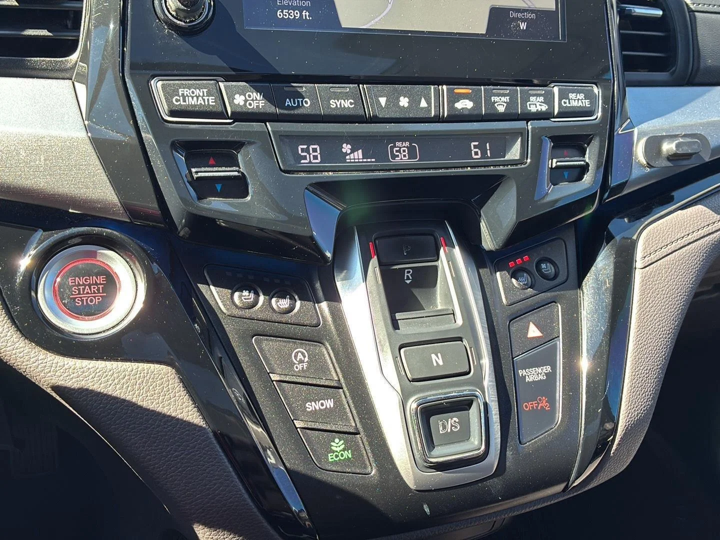 Used 2018 Pacific Pewter Metallic Honda Elite image 30