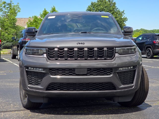 New 2026 Baltic Gray Metallic Clear-Coat Exterior Paint Jeep Limited image 17