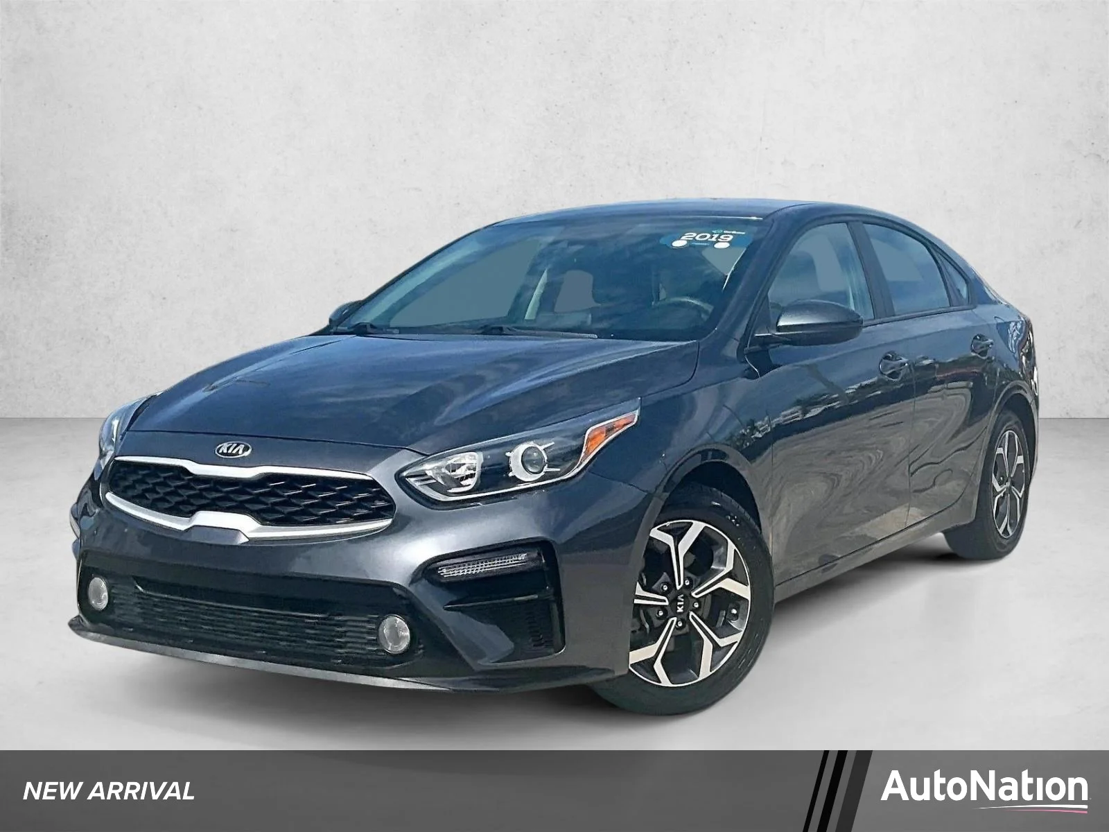 Used 2019 Gravity Grey Kia LXS image 1