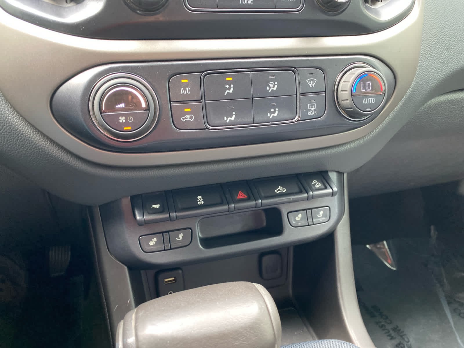 Used 2016 BLACK Chevrolet 4WD Z71 image 18