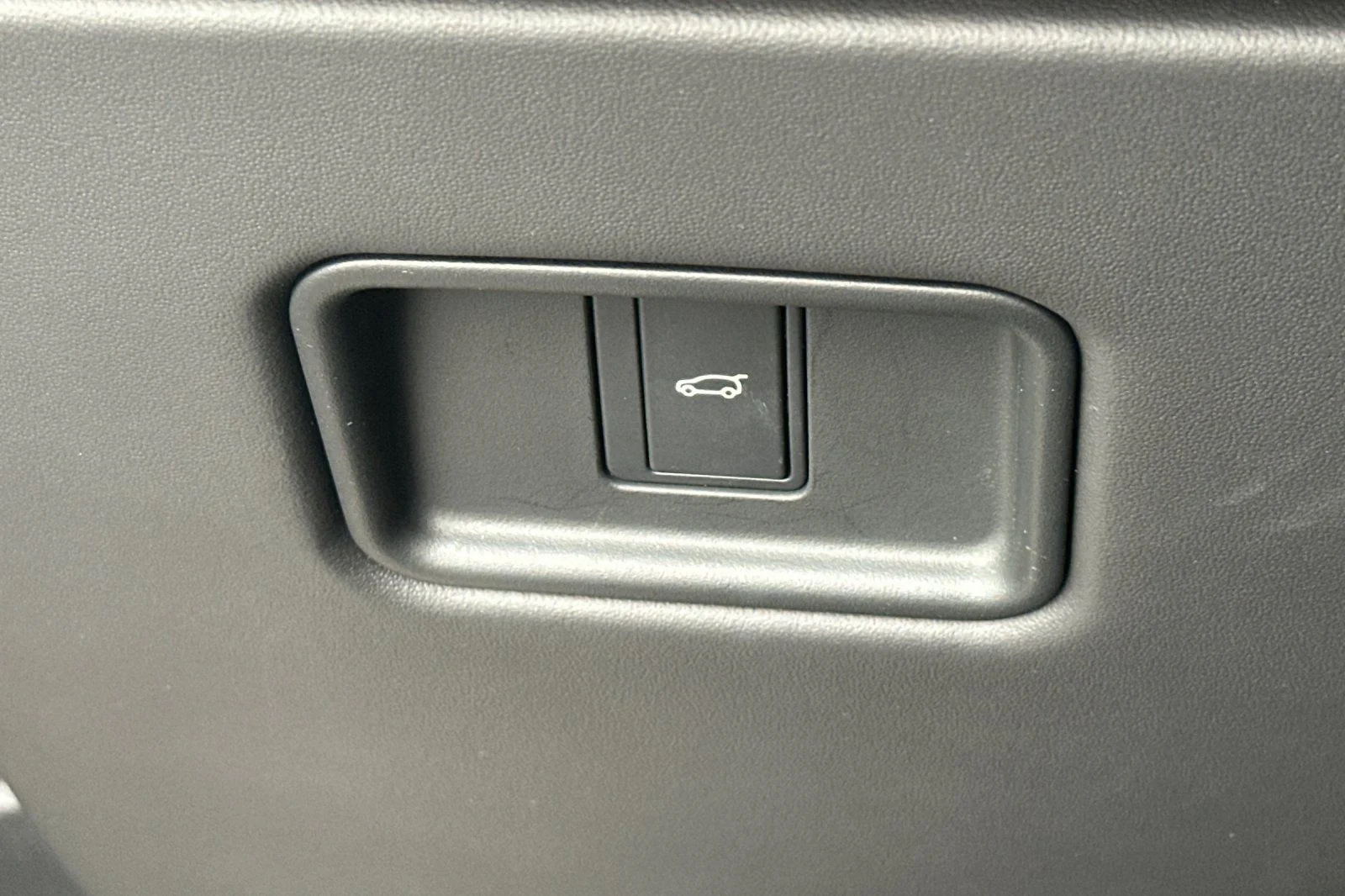 Used 2023 Blue Land Rover SE image 34