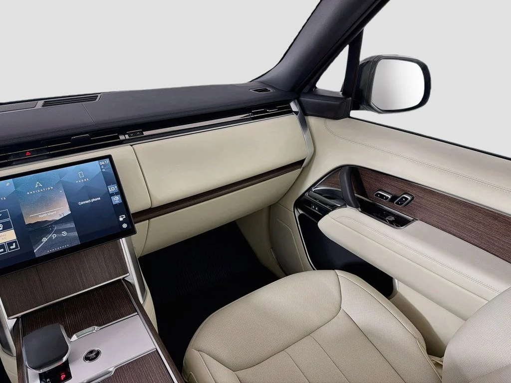 New 2026 Santorini Black Land Rover SE 7 Seats image 25