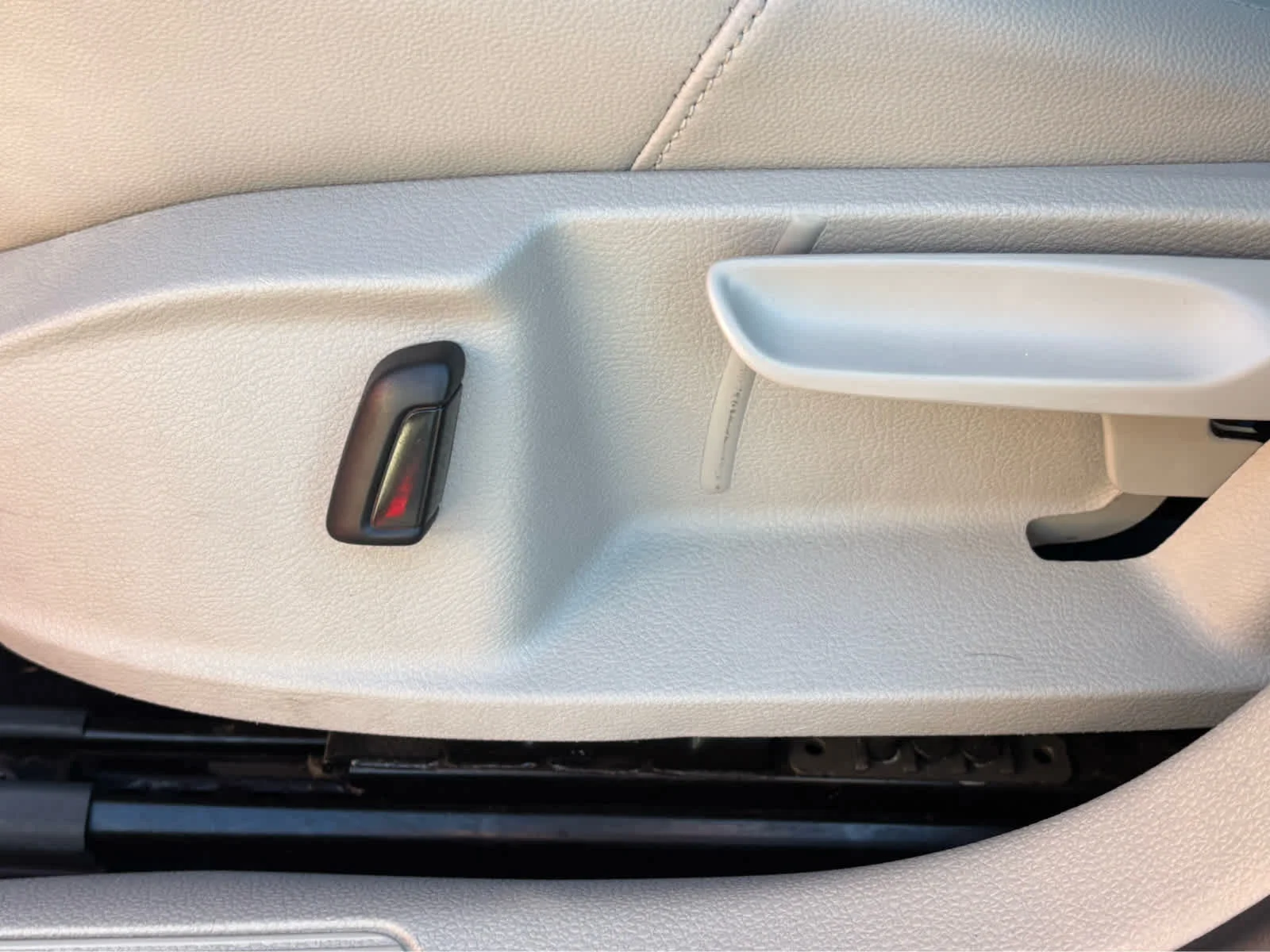Used 2018 Tornado Red Volkswagen SE image 16