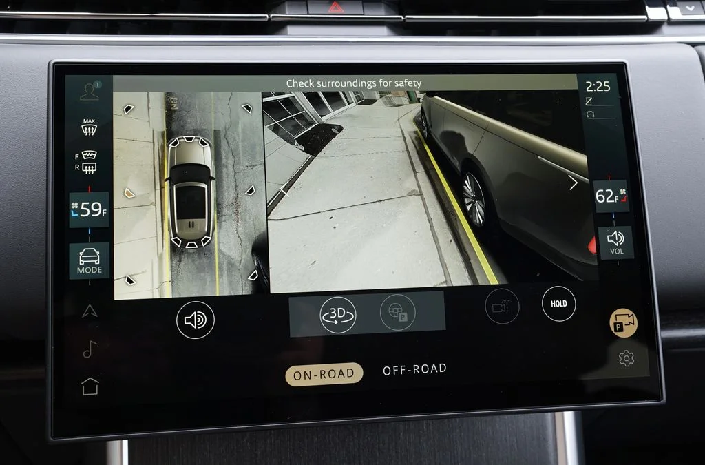New 2026 Fuji White Land Rover SE image 30
