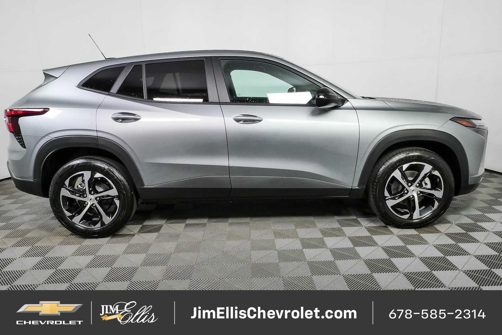 2026 Chevrolet Trax RS - Photo 2