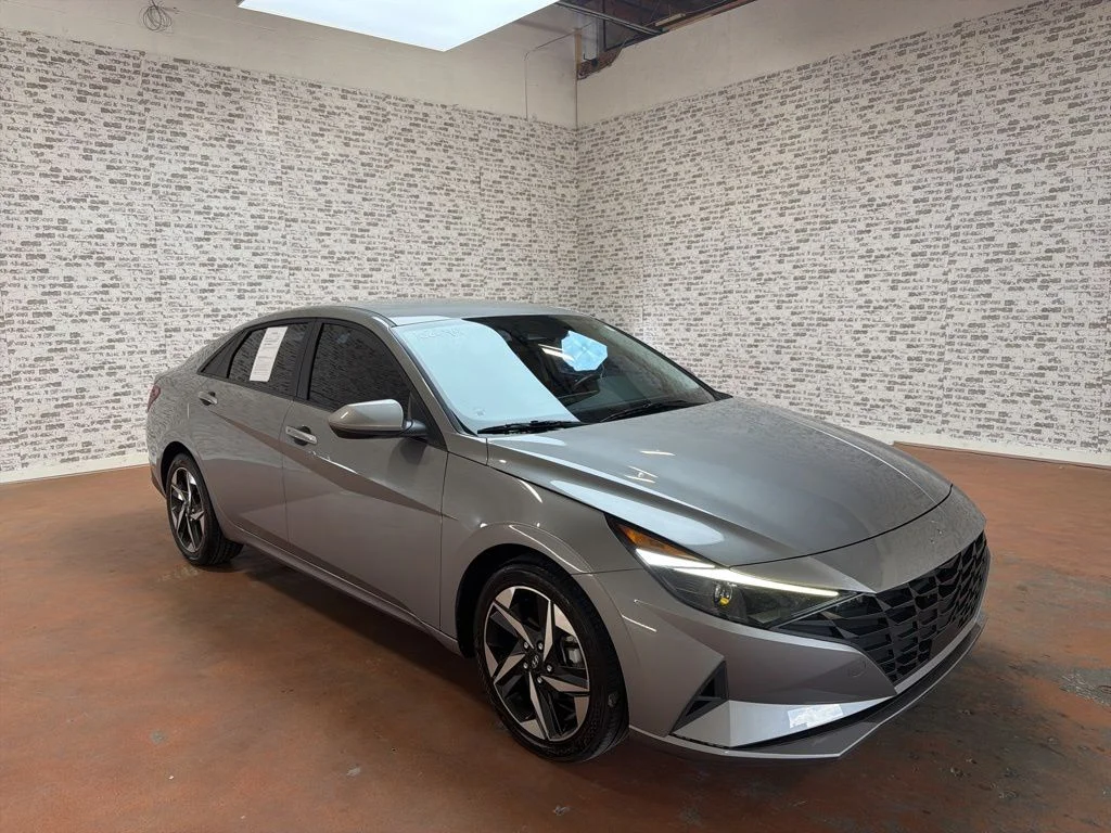 Used 2023 Fluid Metal Hyundai SEL image 1