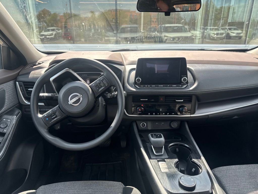 Used 2023 Silver Nissan SV image 9