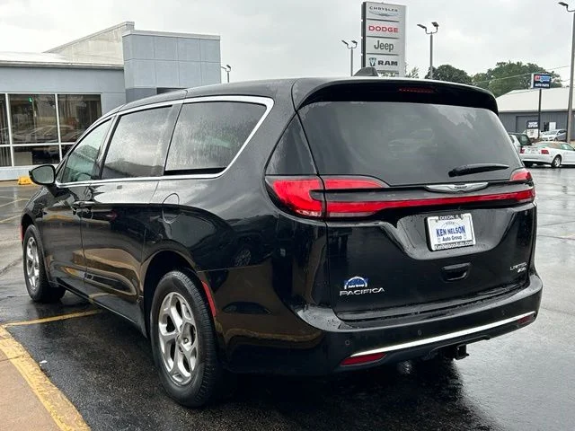 Used 2024 Black Chrysler Limited image 6