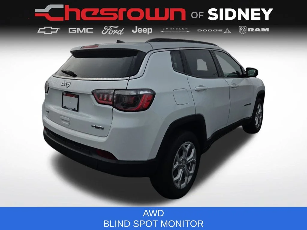 Used 2024 White Jeep Latitude image 5