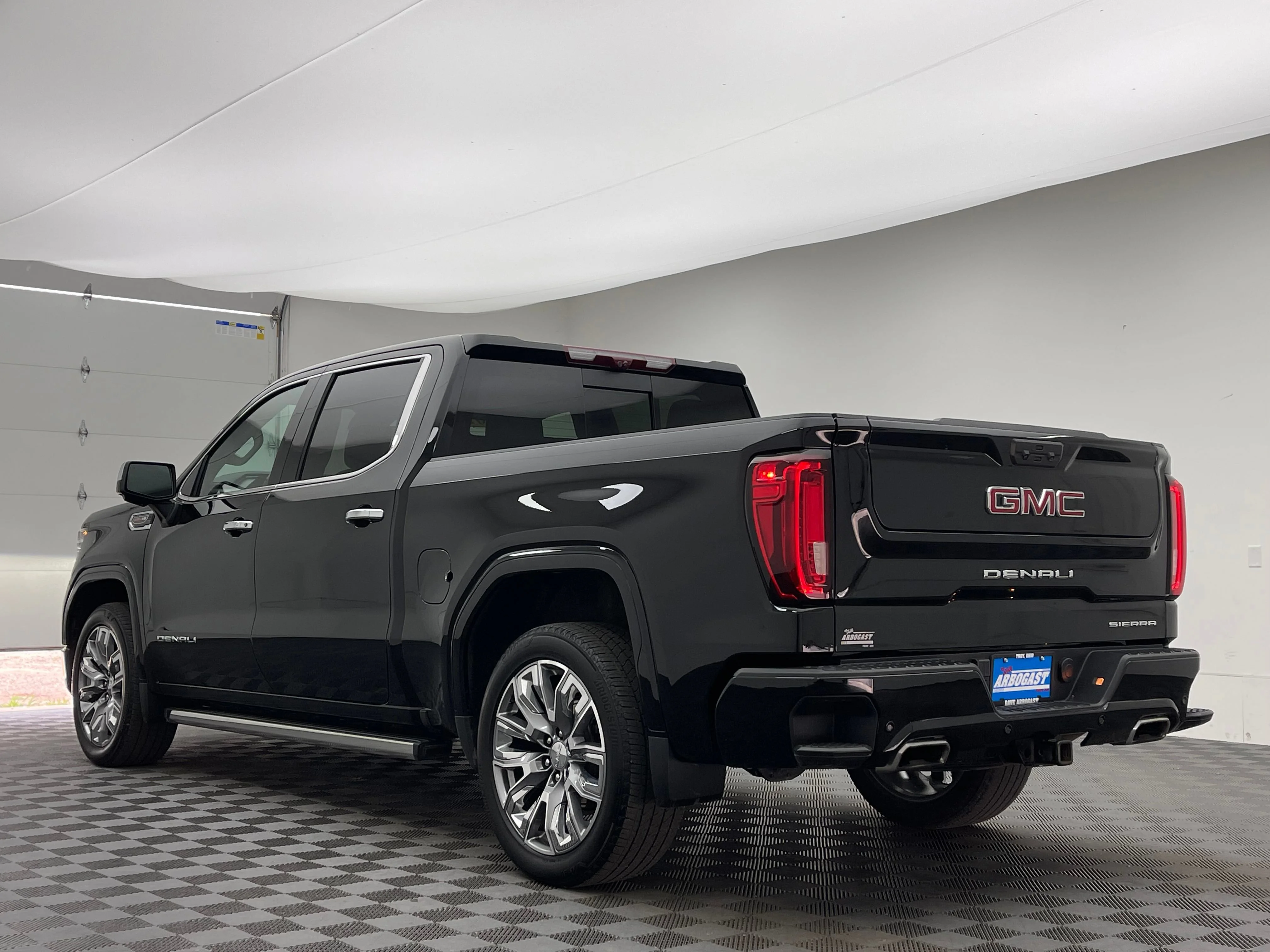 Used 2024 Onyx Black GMC Denali image 14