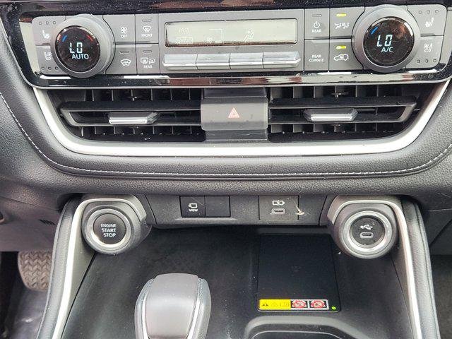 Certified Used 2024 WIND CHILL PEARL Toyota  image 16