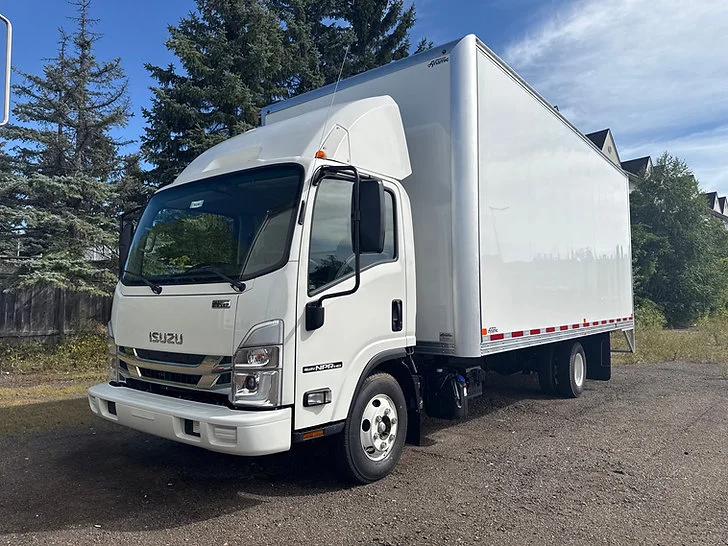 Used 2024 White Isuzu Box Truck image 1