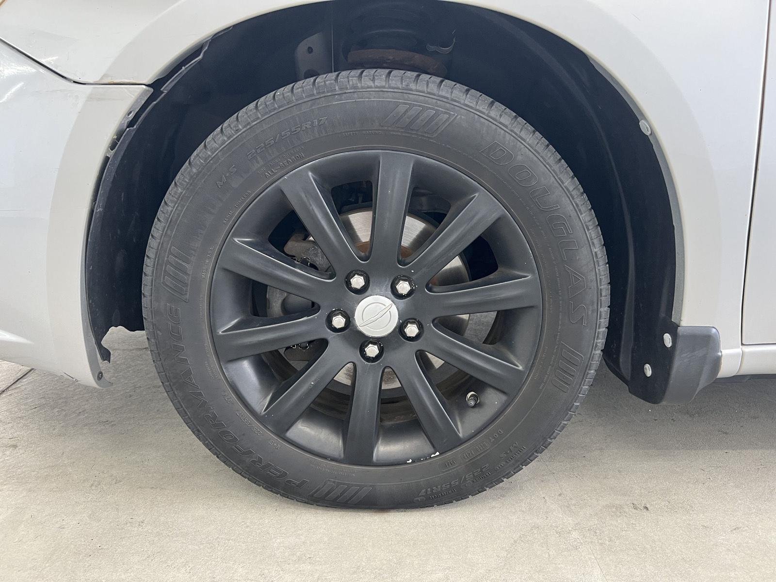 2011 Chrysler 200 Touring - Photo 7