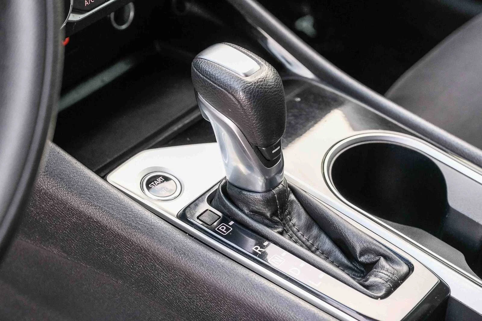 2024 Nissan Altima SV - Photo 21