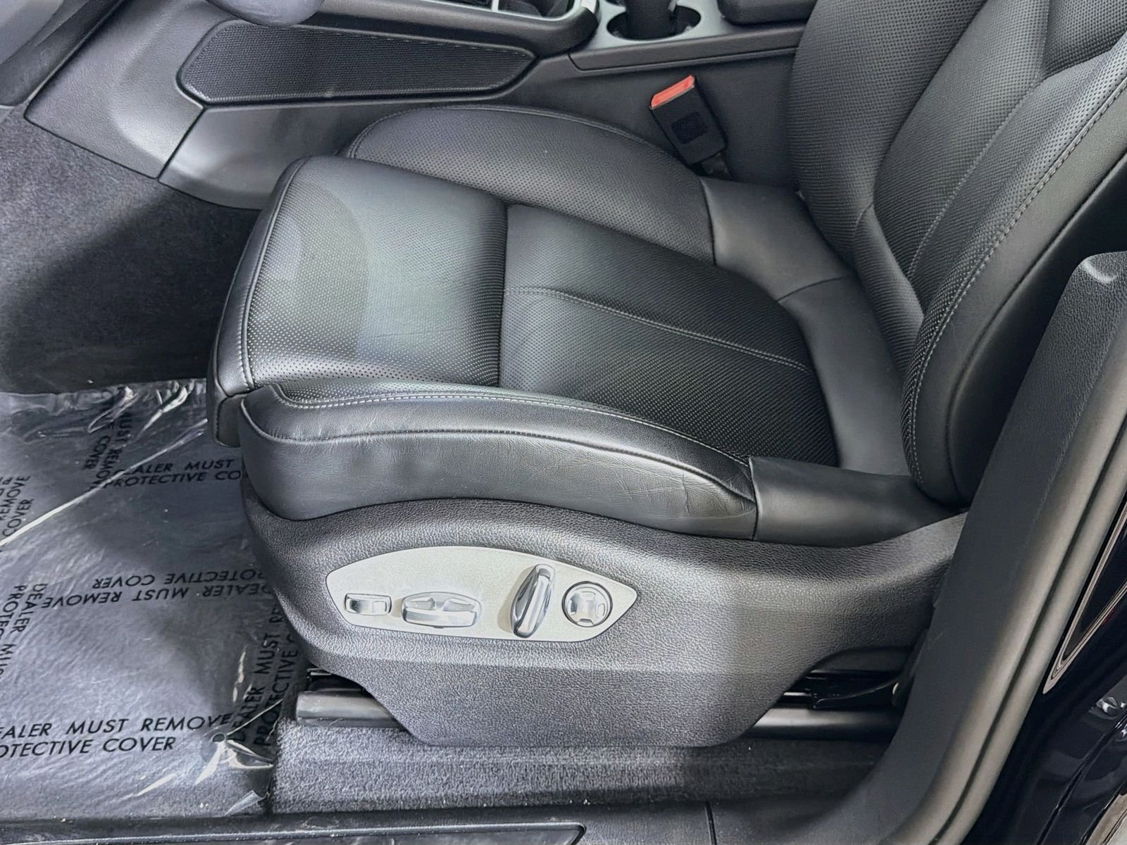 2025 Porsche Macan Base - Photo 25