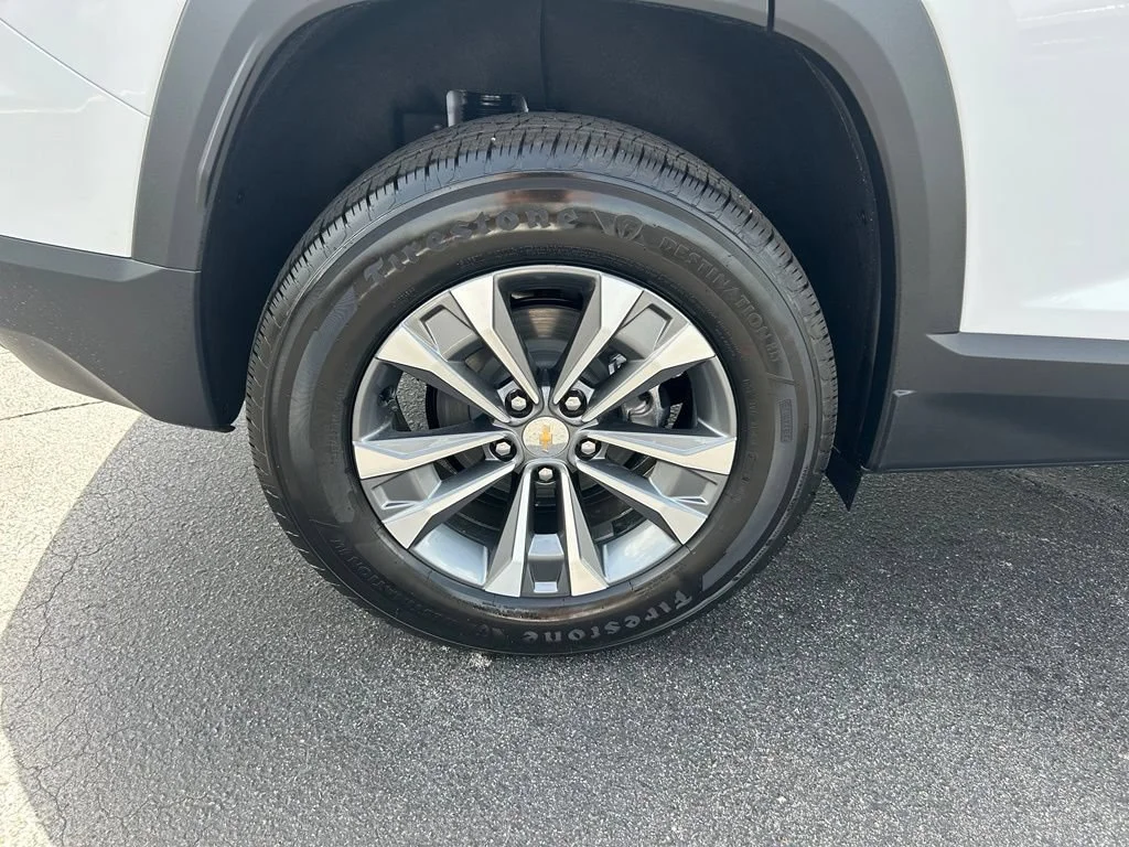New 2027 Summit White Chevrolet LT image 10